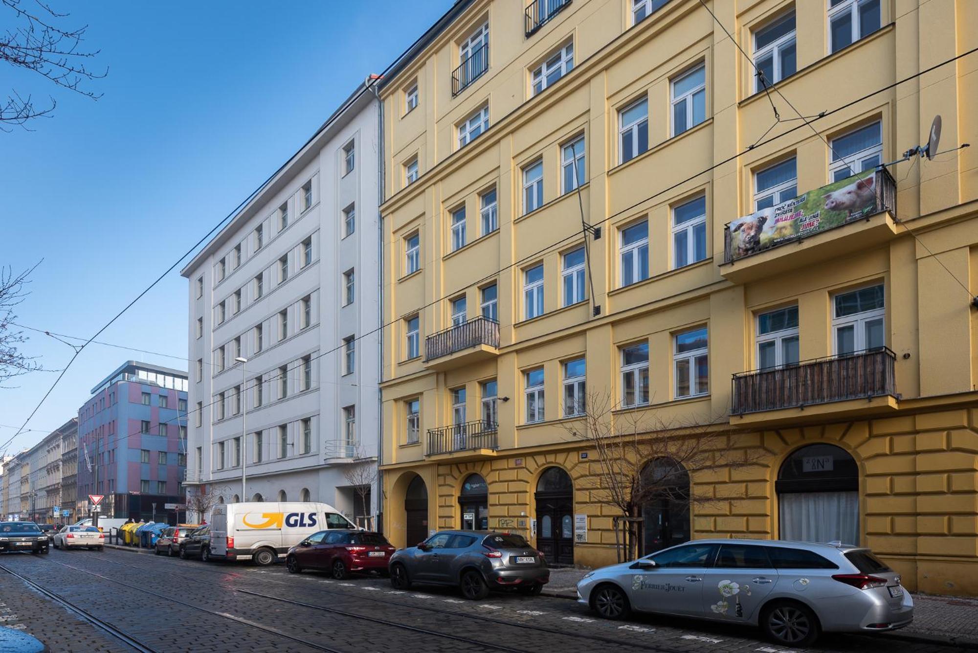 Sunny Safron Apartment Prag Exteriör bild